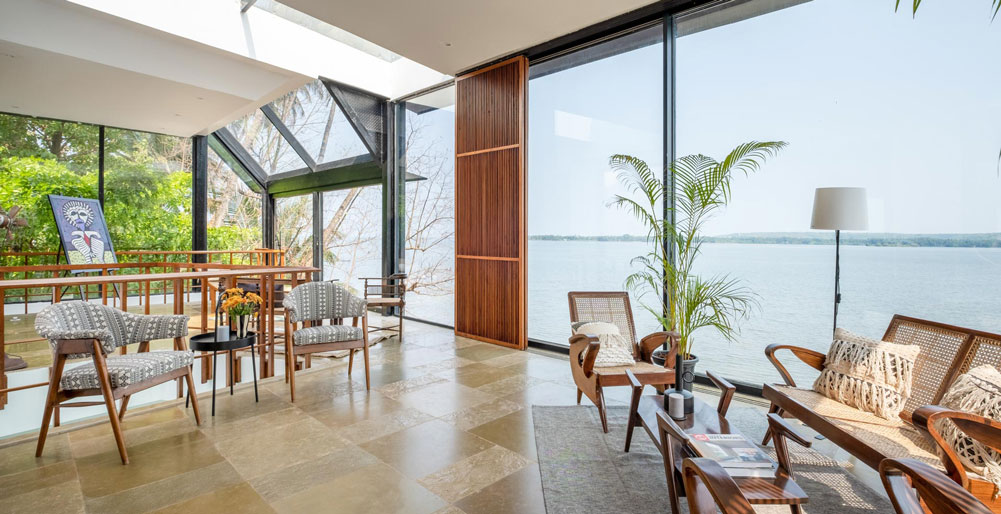 Glasshouse On The Bay - Magnificent views from the living area